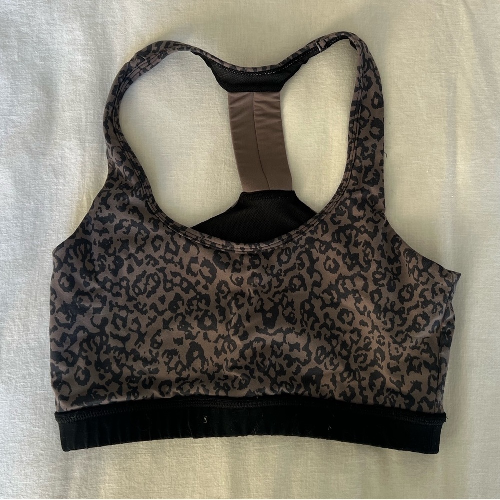 ✨MONO B leopard sports bra